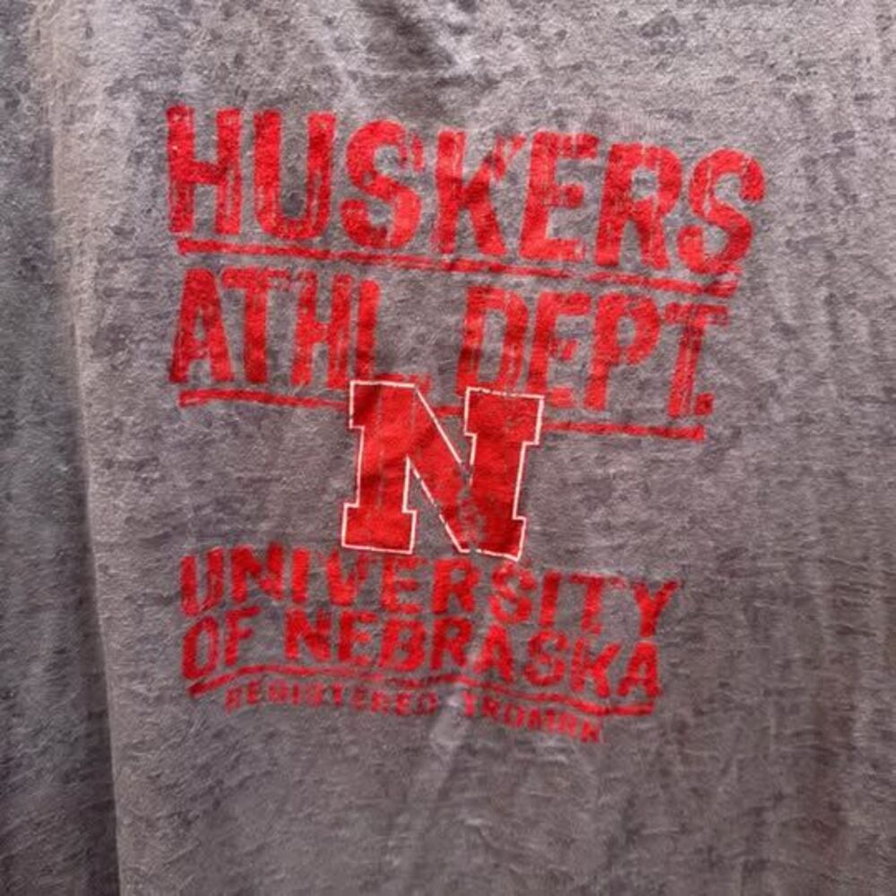 Large Nebraska Huskers T-shirt